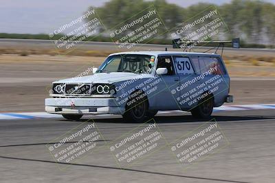 media/Oct-01-2022-24 Hours of Lemons (Sat) [[0fb1f7cfb1]]/10am (Front Straight)/